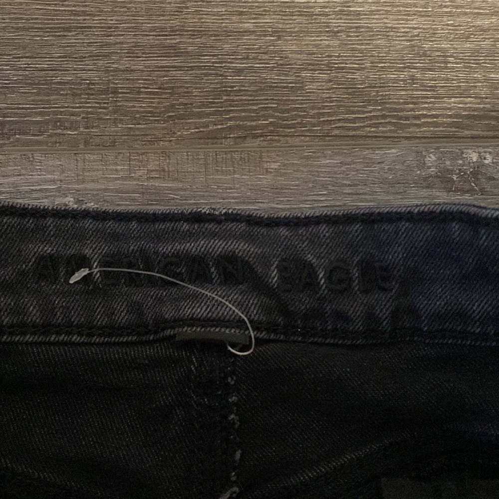 black non ripped american eagle jeans. - Picture 2 of 3
